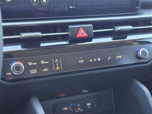 New 2026 Kia Sportage EX w/ EX Panorama Roof Package image 14