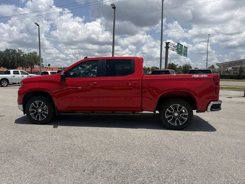 Used 2023 Chevrolet Silverado 1500 LT AWD/4WD image 9