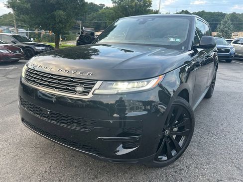 Used 2025 Land Rover Range Rover Sport SE AWD/4WD image 2