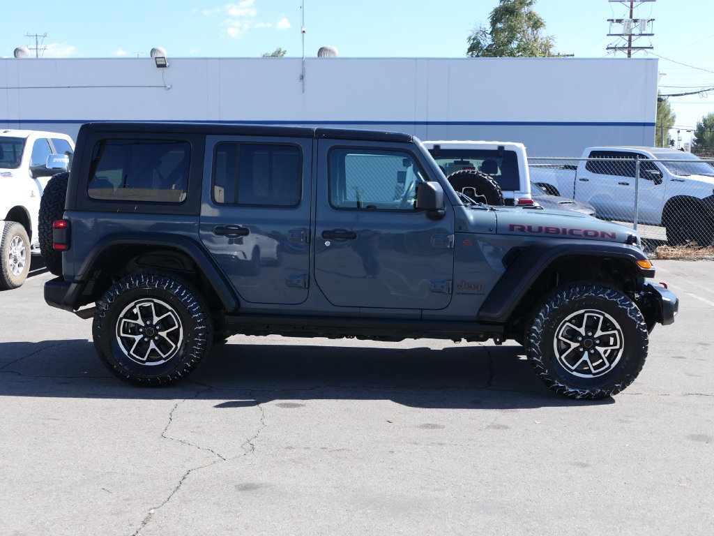 Used 2024 Jeep Wrangler Unlimited Rubicon AWD/4WD image 2