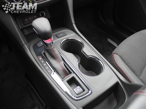 Certified 2022 Chevrolet Equinox RS w/ LPO, Floor Liner Package image 19