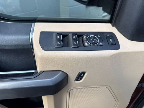 Used 2017 Ford F250 XLT w/ XLT Value Package image 19