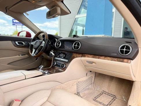 Used 2016 Mercedes-Benz SL 400 w/ Premium I Package image 36