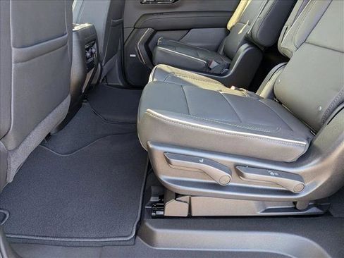 New 2026 Chevrolet Suburban Premier image 16