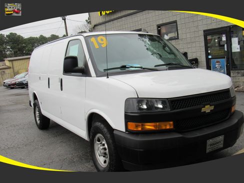 Used 2019 Chevrolet Express 2500 RWD image 1