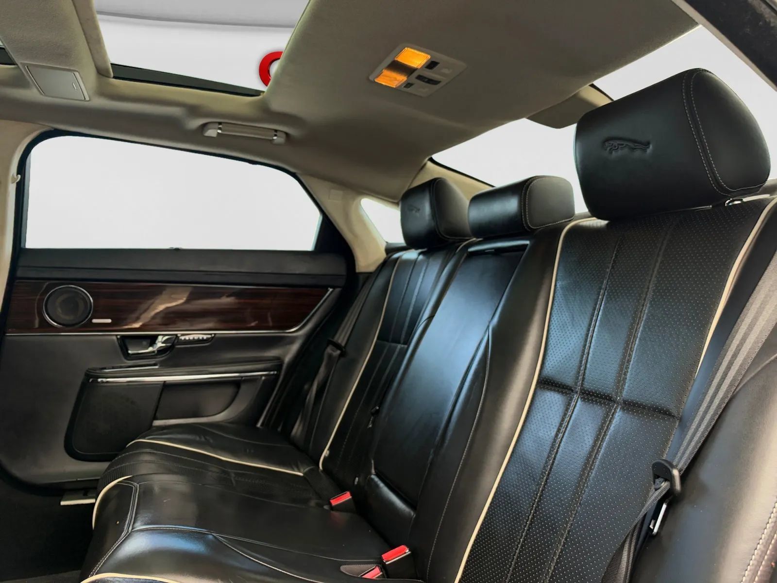 Used 2011 Jaguar XJ L RWD image 17