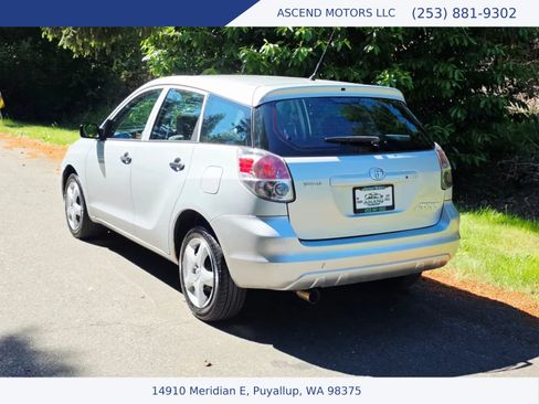 Used 2005 Toyota Matrix FWD image 3