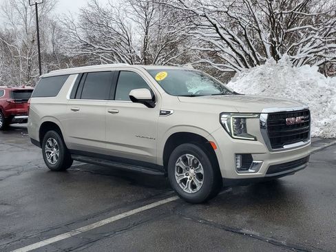 Used 2023 GMC Yukon XL SLE w/ Gmc Pro Safety Plus Package image 2