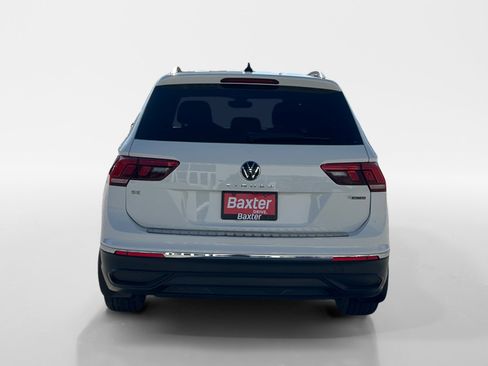Certified 2022 Volkswagen Tiguan SE w/ Panoramic Sunroof Package image 14
