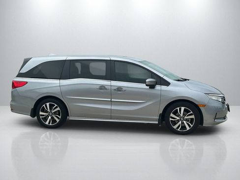 Used 2023 Honda Odyssey Touring image 4