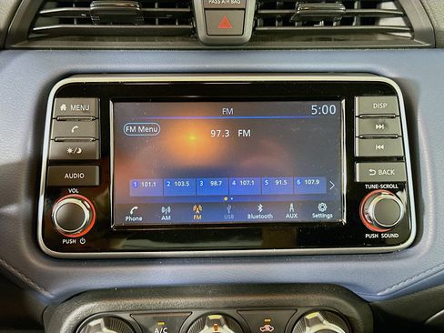 Used 2025 Nissan Versa SV FWD image 21