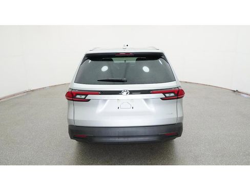 New 2026 Toyota Grand Highlander XLE image 7