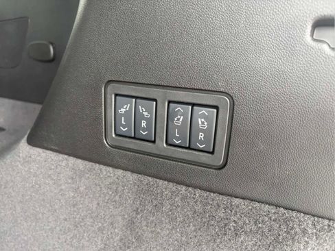 Used 2025 Cadillac XT6 Sport w/ Platinum Package AWD/4WD image 29