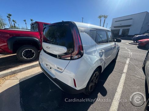 Used 2023 Kia Soul EX FWD image 4