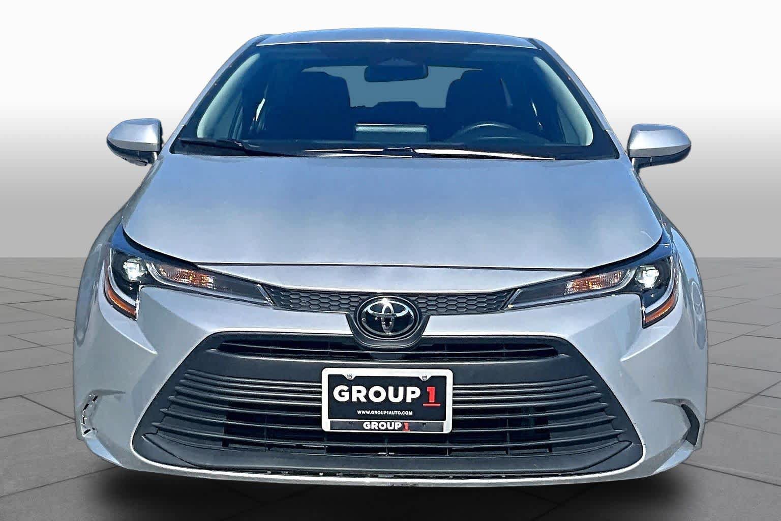 Used 2025 Toyota Corolla LE FWD image 4