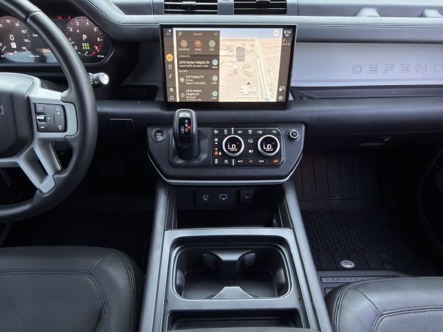 Used 2023 Land Rover Defender 130 SE AWD/4WD image 17