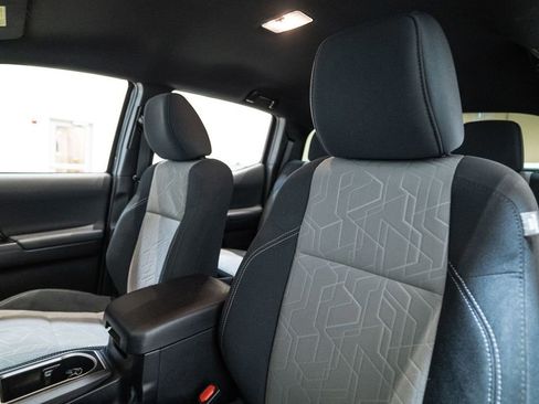 Certified 2023 Toyota Tacoma TRD Off-Road image 16