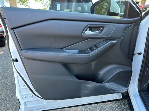 New 2026 Nissan Rogue SV image 10