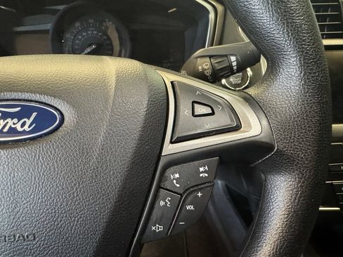 Used 2020 Ford Fusion SE FWD image 12
