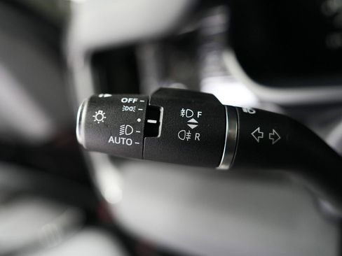 Used 2023 Land Rover Defender 130 X-Dynamic SE AWD/4WD image 22