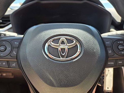 Used 2022 Toyota RAV4 LE AWD/4WD image 25