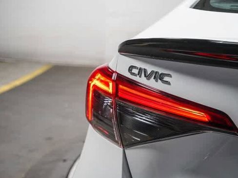 Used 2023 Honda Civic Sport image 11