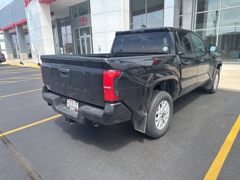 Used 2024 Toyota Tacoma SR5 AWD/4WD image 5