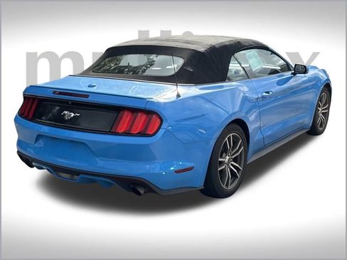 Used 2017 Ford Mustang Premium image 4