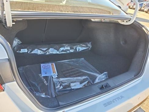 New 2025 Nissan Sentra SR image 18