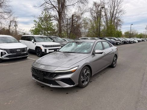 Used 2024 Hyundai Elantra Limited FWD image 8