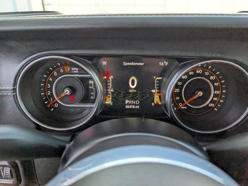 Used 2020 Jeep Wrangler Unlimited Sahara image 15