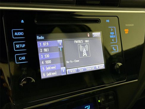 Used 2017 Toyota Corolla SE FWD image 20
