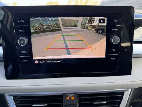 New 2026 Volkswagen Taos SE image 21