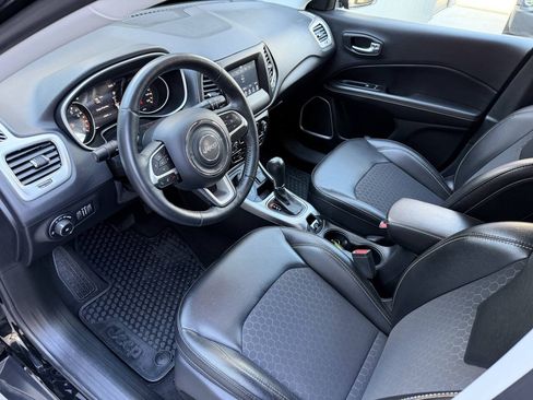 Used 2019 Jeep Compass Latitude w/ Popular Equipment Group AWD/4WD image 14
