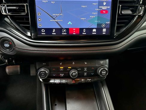Used 2022 Dodge Durango R/T w/ Blacktop Package AWD/4WD image 16
