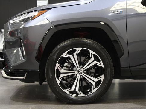 Used 2022 Toyota RAV4 XSE AWD/4WD image 9
