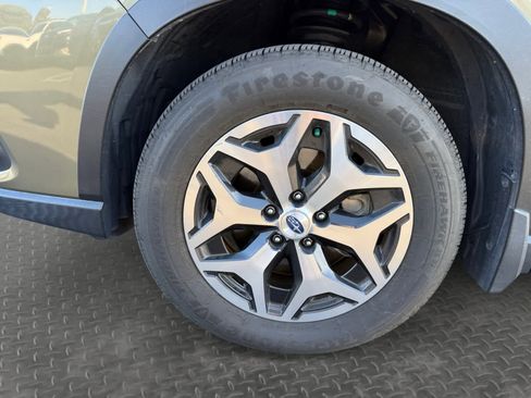 Used 2023 Subaru Forester Premium AWD/4WD image 9