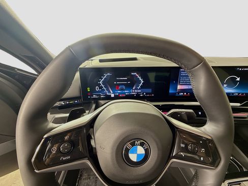 Used 2025 BMW 530i xDrive w/ Premium Package image 10