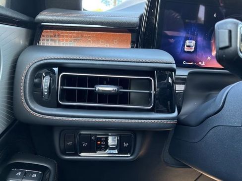 Used 2025 Lincoln Aviator Black Label image 27