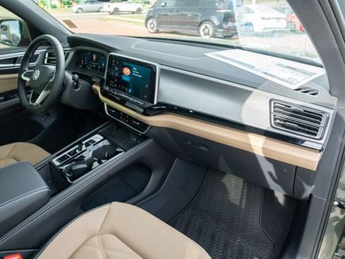 New 2026 Volkswagen Atlas Cross Sport SE image 39