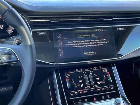 Used 2020 Audi Q8 Prestige w/ Prestige Package image 6