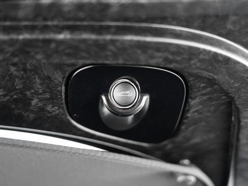 Used 2023 McLaren GT RWD image 40
