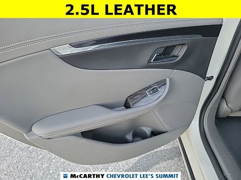 Used 2014 Chevrolet Impala LT w/ Convenience Package image 20