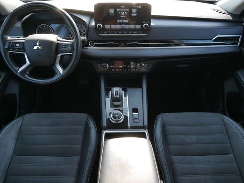 Used 2023 Mitsubishi Outlander SE AWD/4WD image 10
