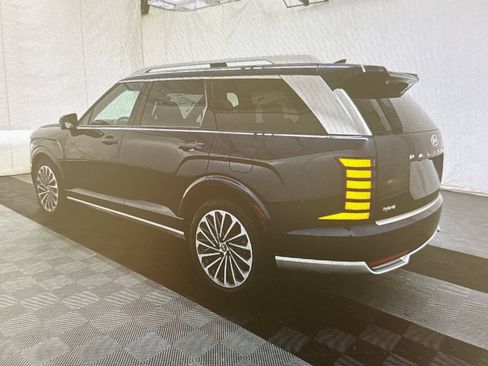 Used 2026 Hyundai Palisade Calligraphy AWD/4WD image 3