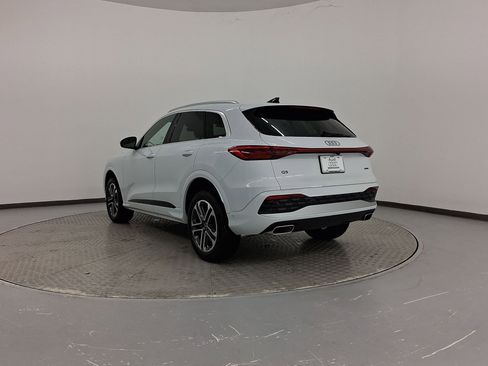 Certified 2025 Audi Q5 Premium w/ Convenience Package image 3