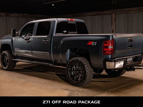 Used 2014 Chevrolet Silverado 2500 LT w/ Interior Plus Package image 6