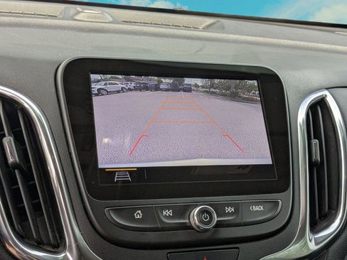Used 2019 Chevrolet Equinox LT w/ Sun & Navigation Package image 12