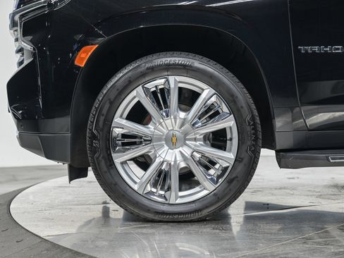 Used 2022 Chevrolet Tahoe High Country AWD/4WD image 3
