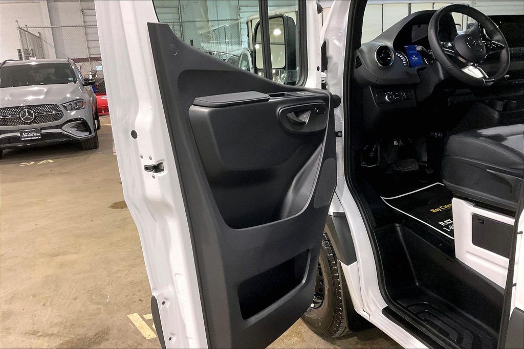 Used 2026 Mercedes-Benz Sprinter 2500 image 15